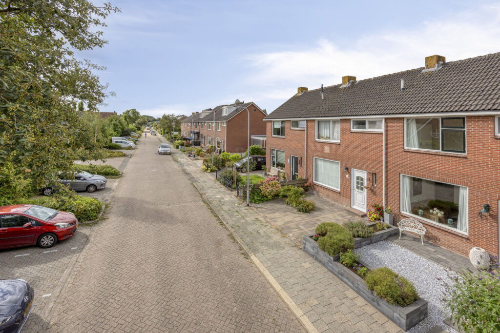 Tussenwoning te koop: Raadhuisstraat 42, Westwoud