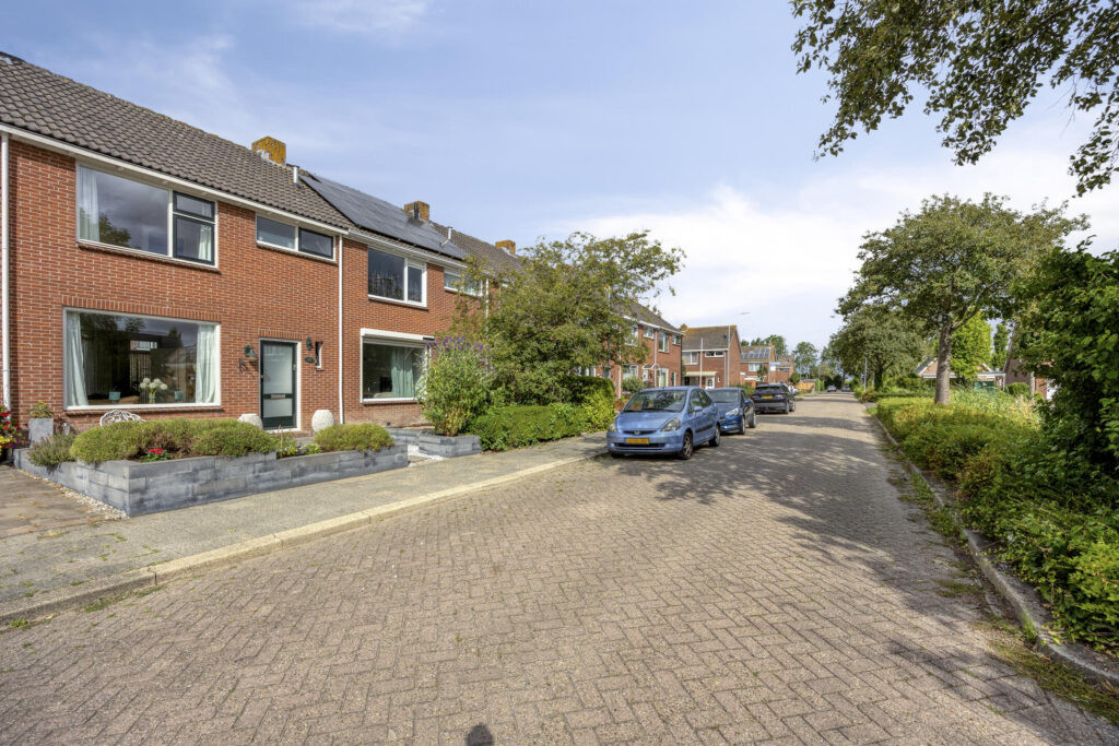 Tussenwoning te koop: Raadhuisstraat 42, Westwoud