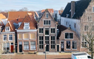 Korenmarkt 10