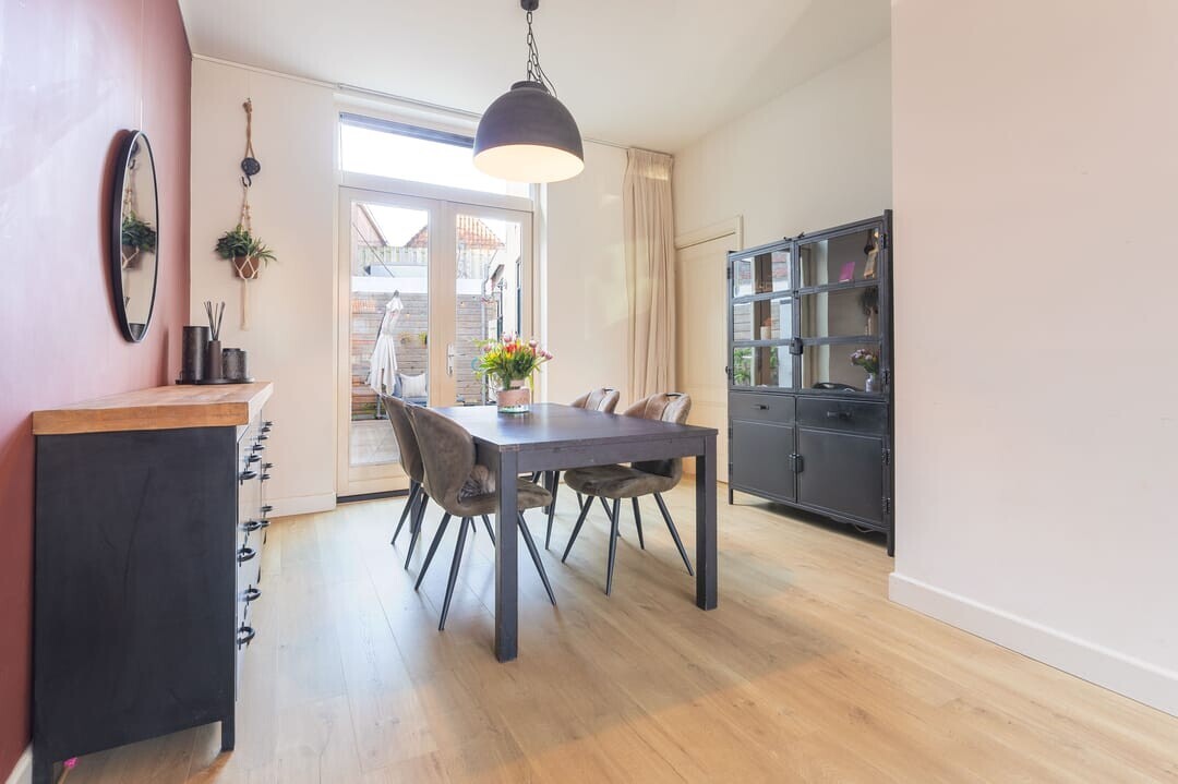 Tussenwoning te koop: Veemarkt 29, Hoorn
