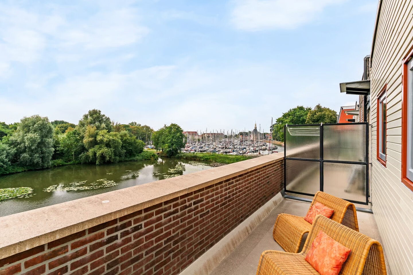 Tussenwoning te koop: Binnenluiendijk 16, Hoorn