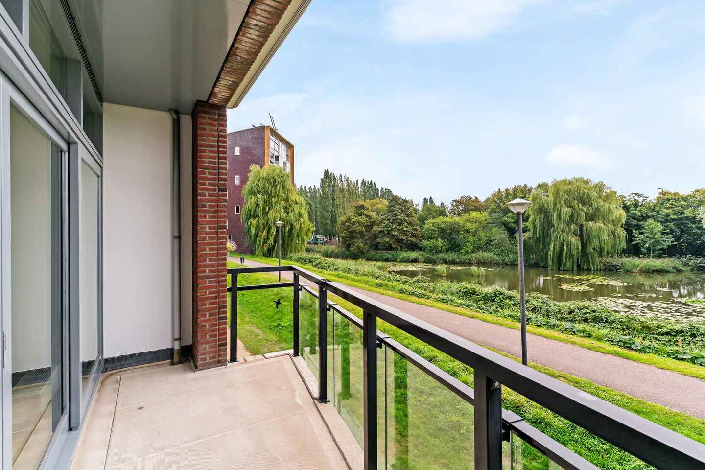 Tussenwoning te koop: Binnenluiendijk 16, Hoorn