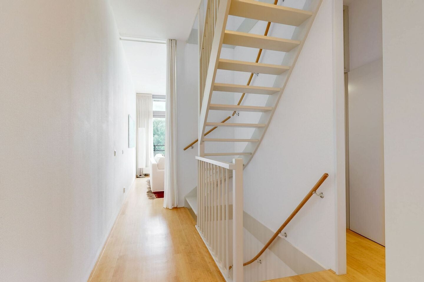 Tussenwoning te koop: Binnenluiendijk 16, Hoorn