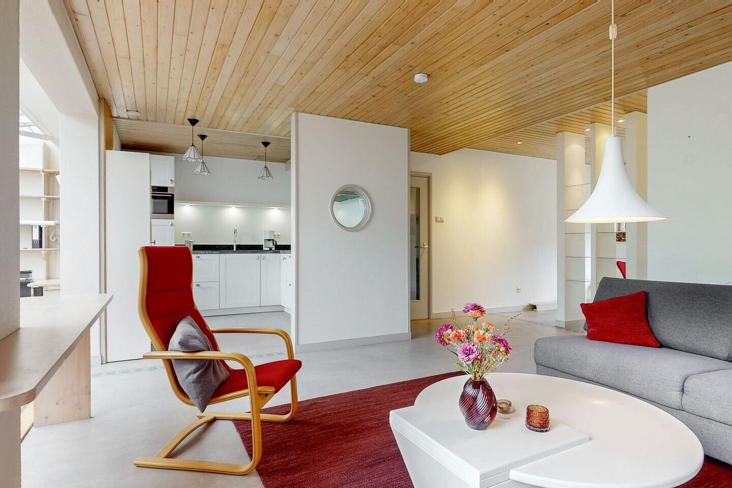 Twee-onder-één-kap te koop: Bernard de Vriesstraat 4, Hoorn