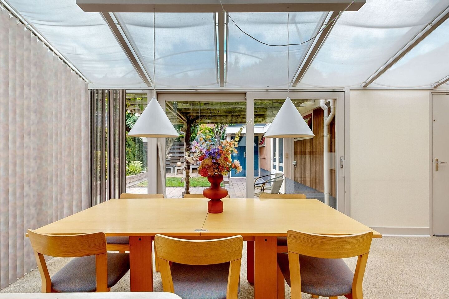 Twee-onder-één-kap te koop: Bernard de Vriesstraat 4, Hoorn