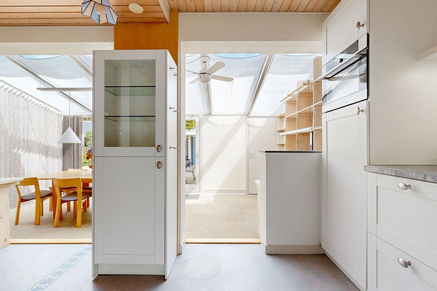 Twee-onder-één-kap te koop: Bernard de Vriesstraat 4, Hoorn