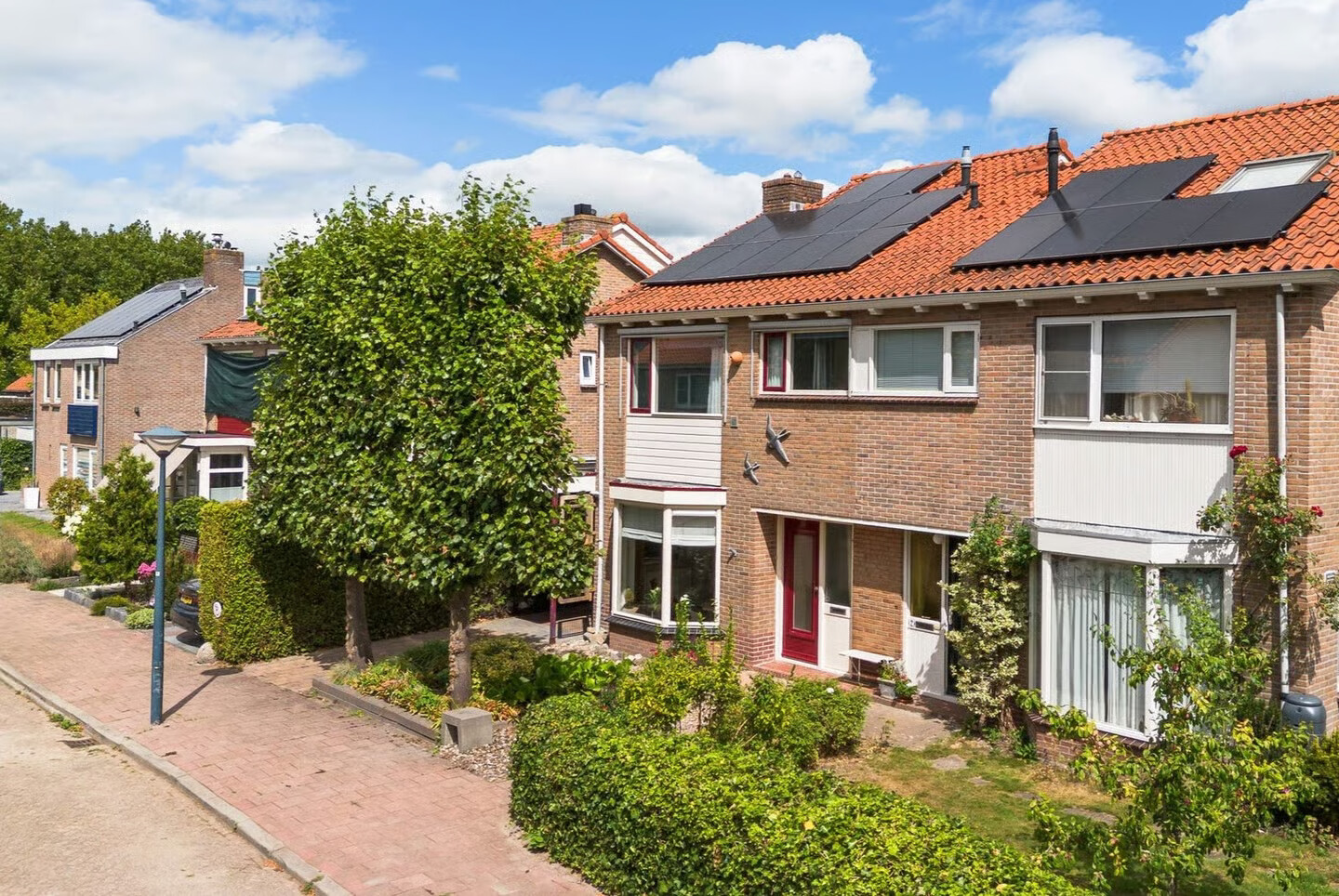 Twee-onder-één-kap te koop: Bernard de Vriesstraat 4, Hoorn