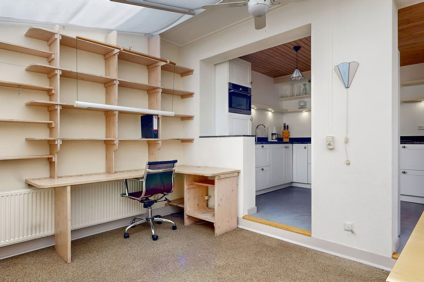Twee-onder-één-kap te koop: Bernard de Vriesstraat 4, Hoorn