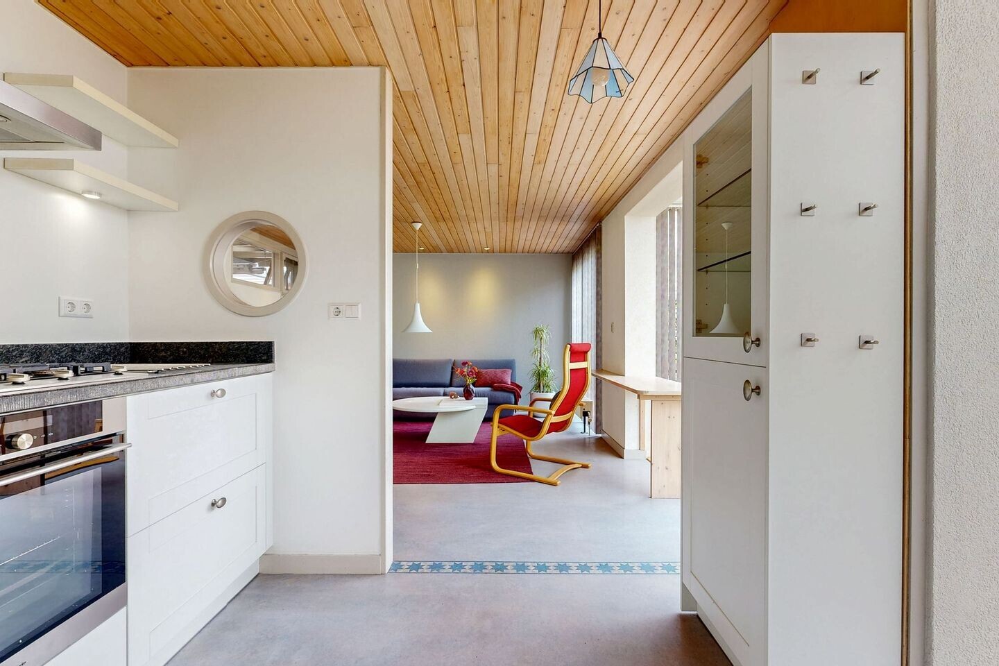 Twee-onder-één-kap te koop: Bernard de Vriesstraat 4, Hoorn