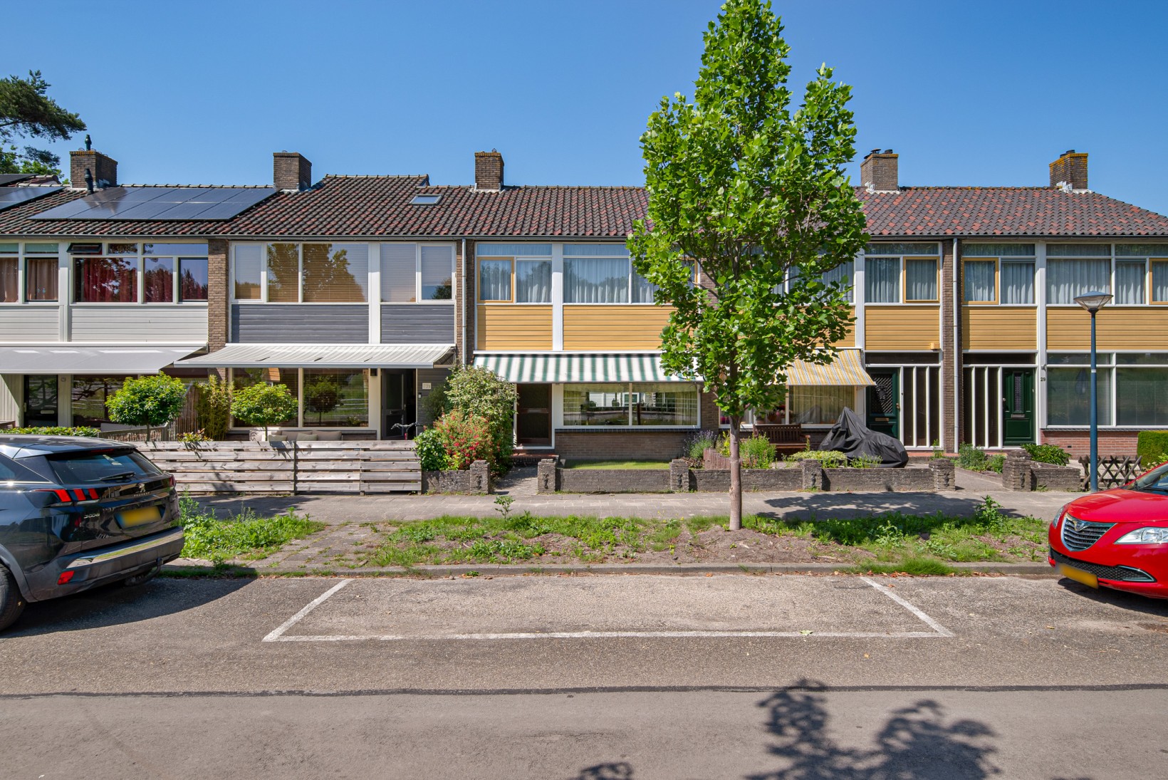 Tussenwoning te koop: Willemsweg 25, Hoorn