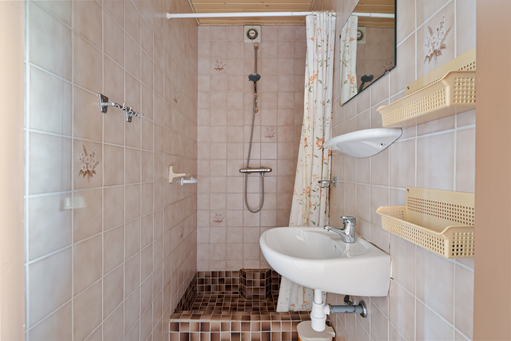 Tussenwoning te koop: Willemsweg 25, Hoorn