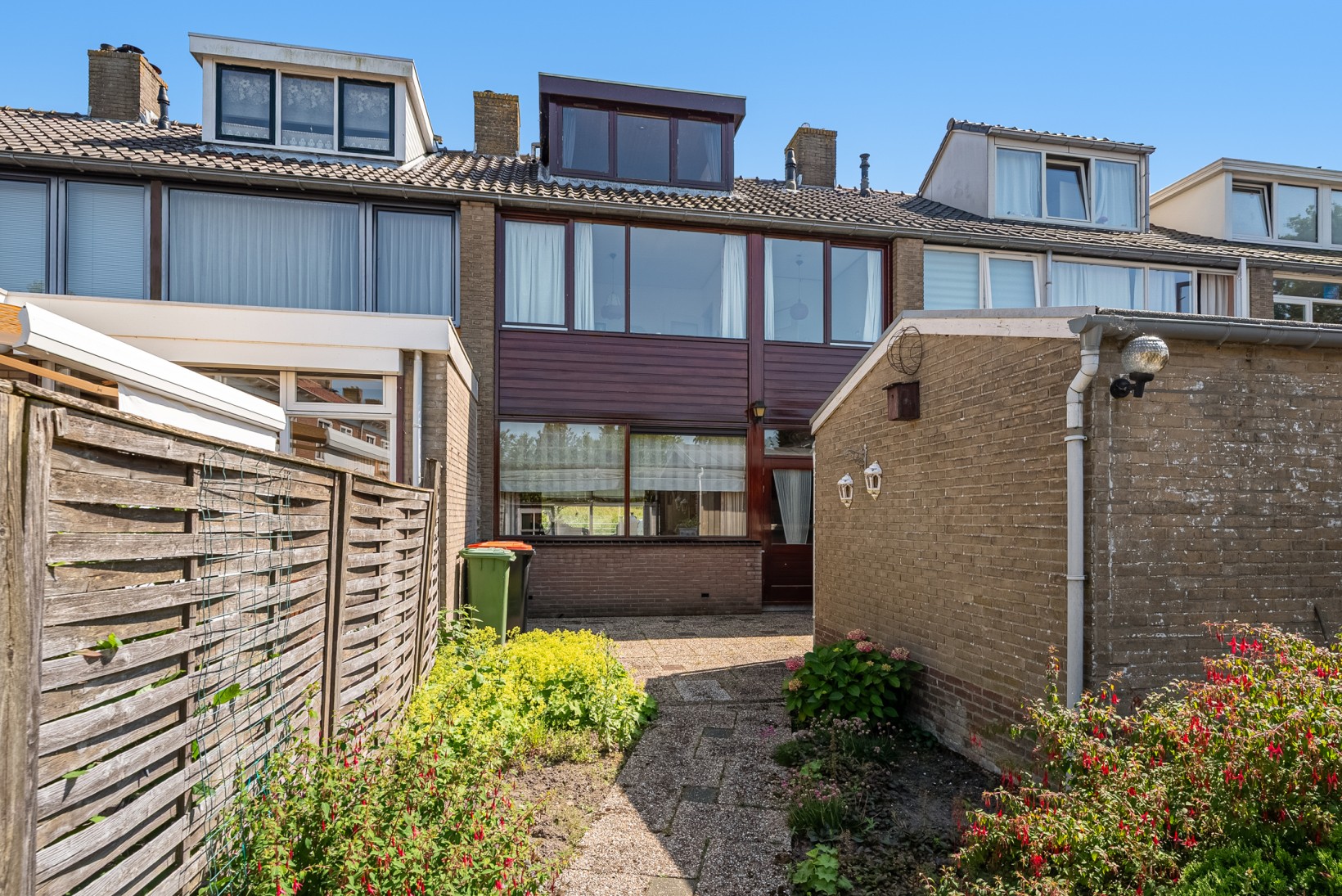 Tussenwoning te koop: Willemsweg 25, Hoorn