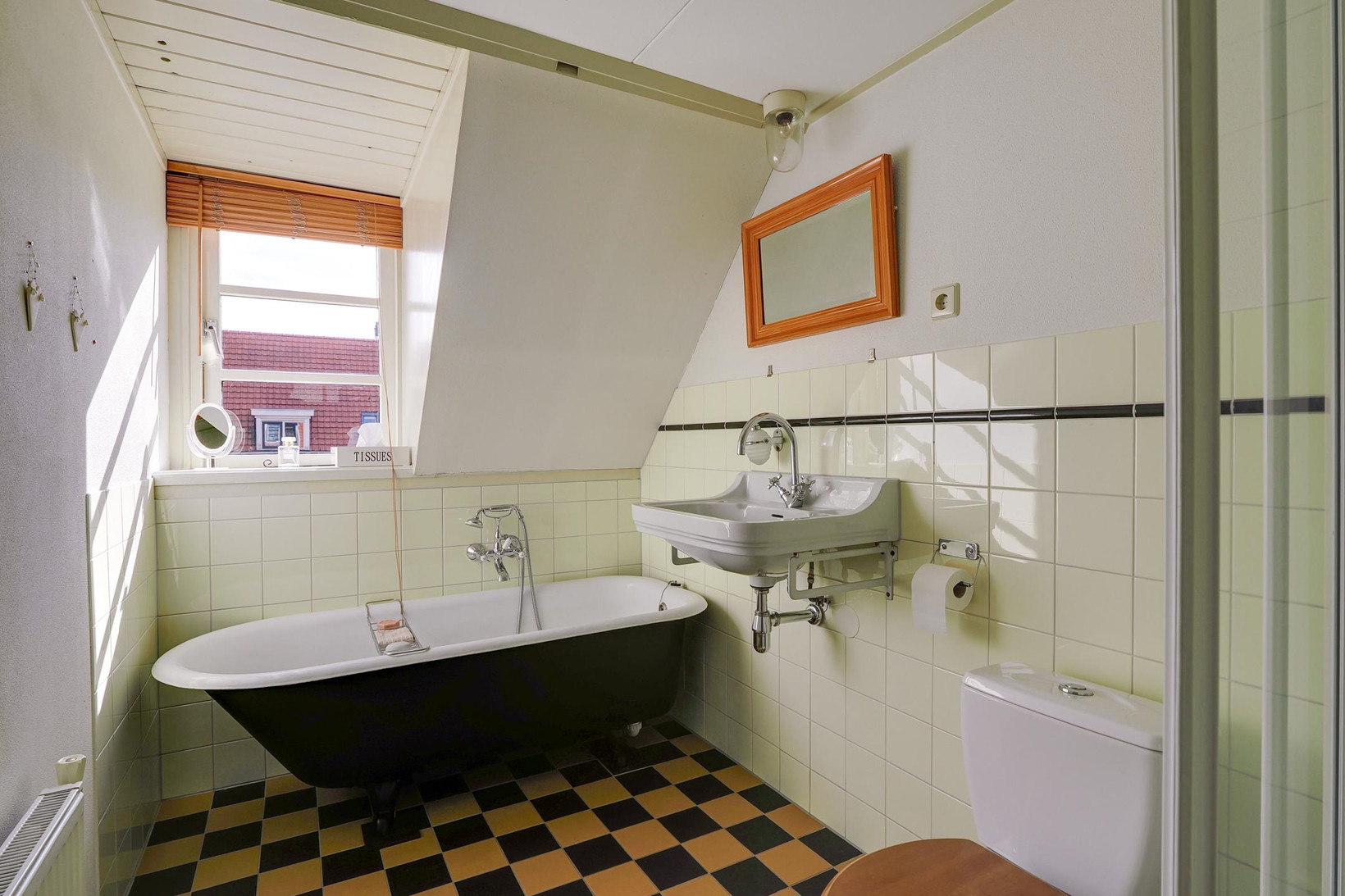 Tussenwoning te koop: Drieboomlaan 249, Hoorn
