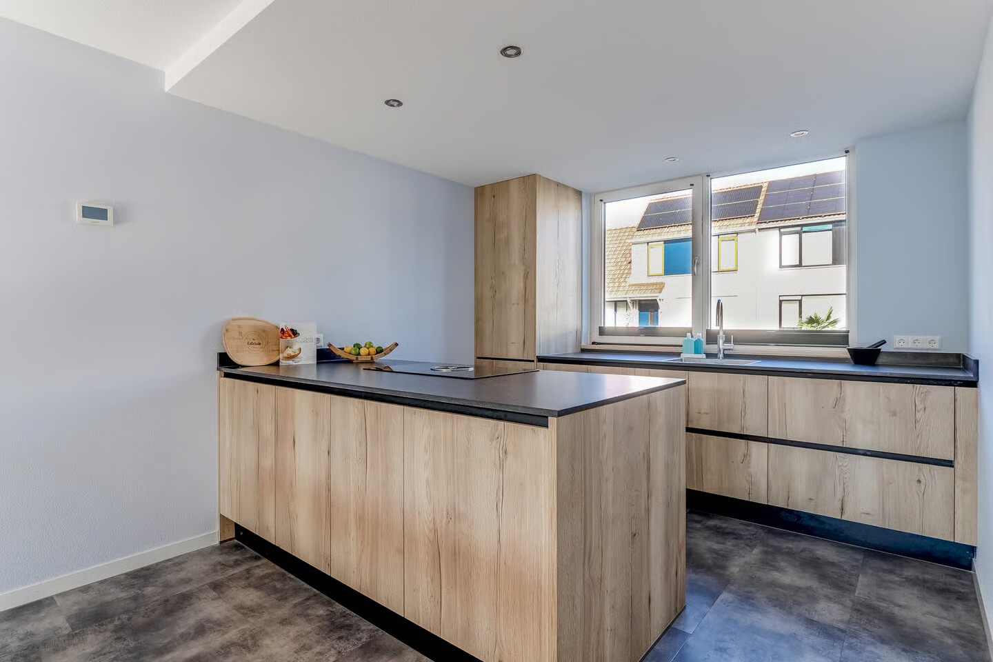 Tussenwoning te koop: Smaragd 53, Hoorn
