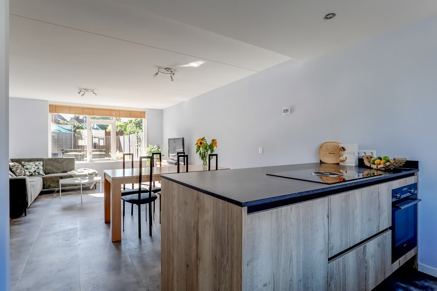 Tussenwoning te koop: Smaragd 53, Hoorn