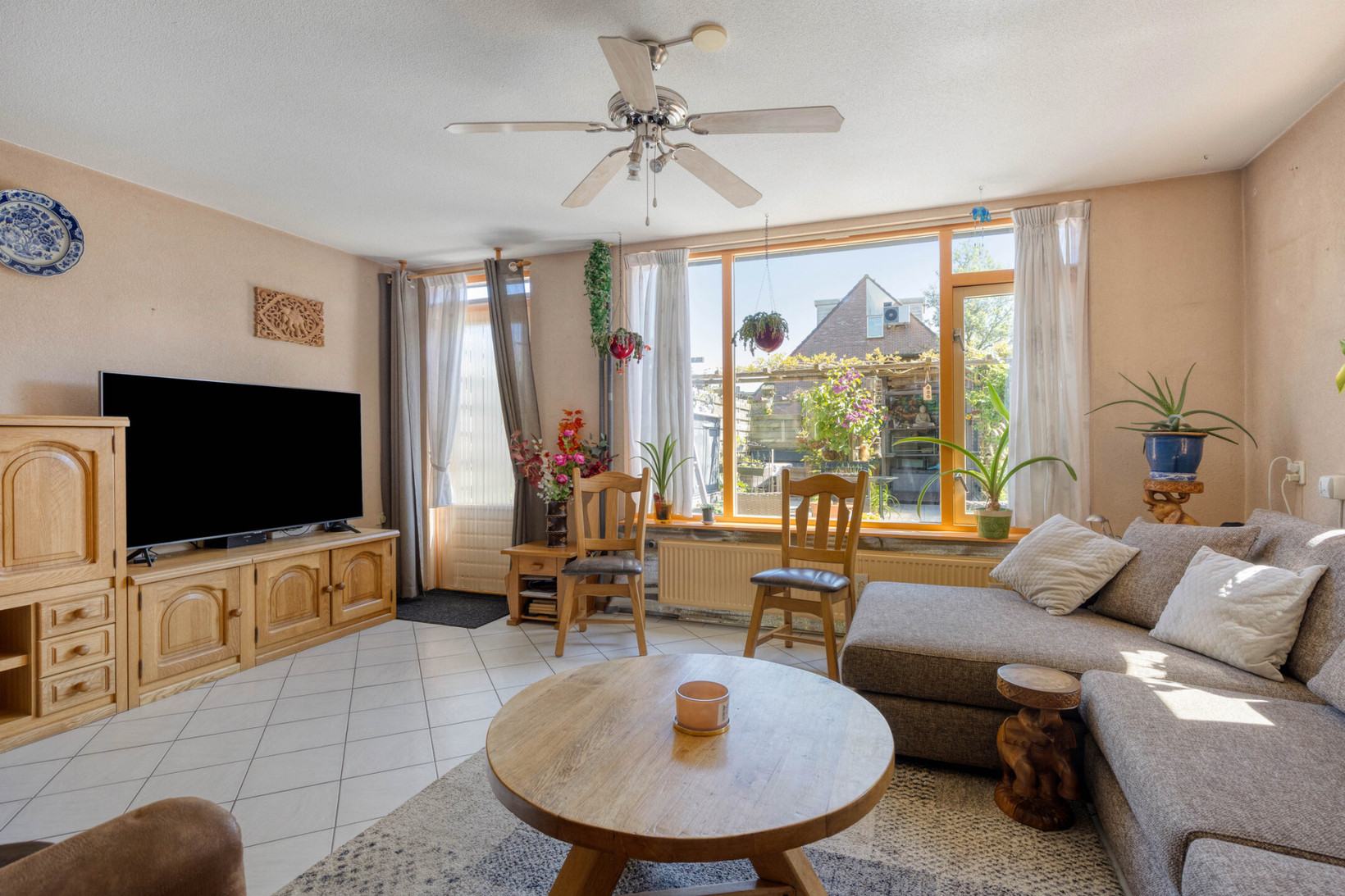 Hoekwoning te koop: Radboudgracht 32, Hoorn