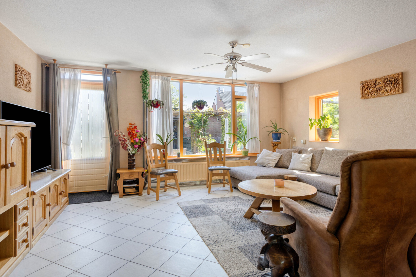 Hoekwoning te koop: Radboudgracht 32, Hoorn