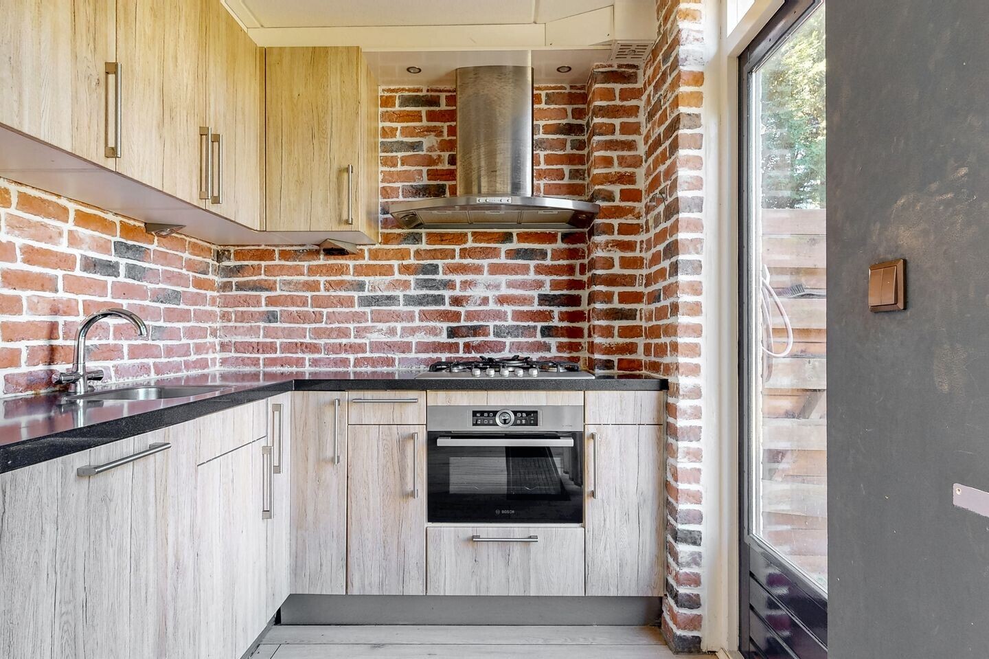 Hoekwoning te koop: Dvořákhof 22, Hoorn