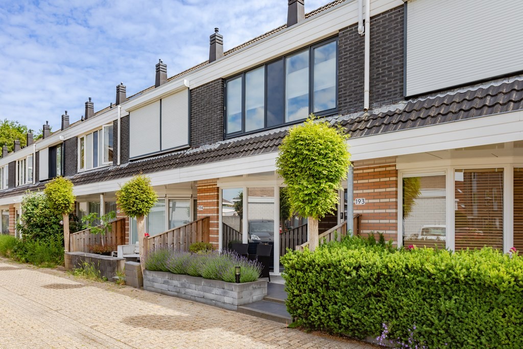 Tussenwoning te koop: Robert Stolzhof 193, Hoorn