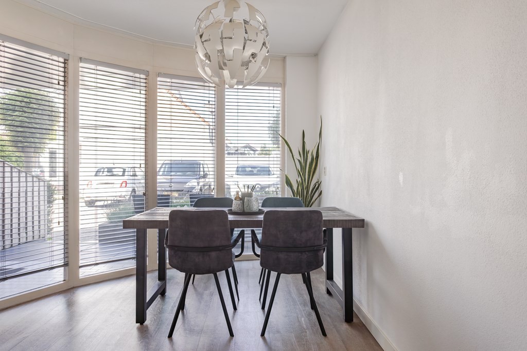 Tussenwoning te koop: Robert Stolzhof 193, Hoorn
