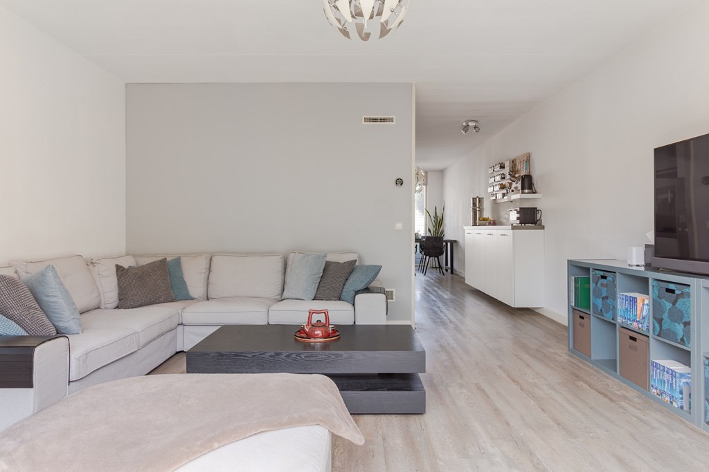 Tussenwoning te koop: Robert Stolzhof 193, Hoorn