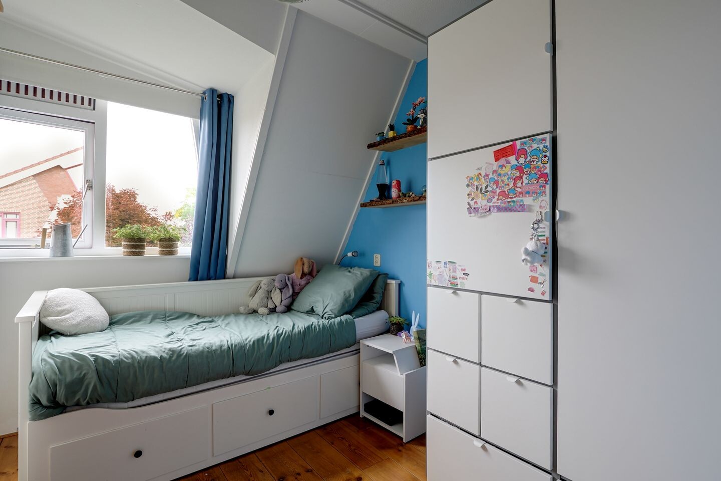 Hoekwoning te koop: Robert Stolzhof 95, Hoorn