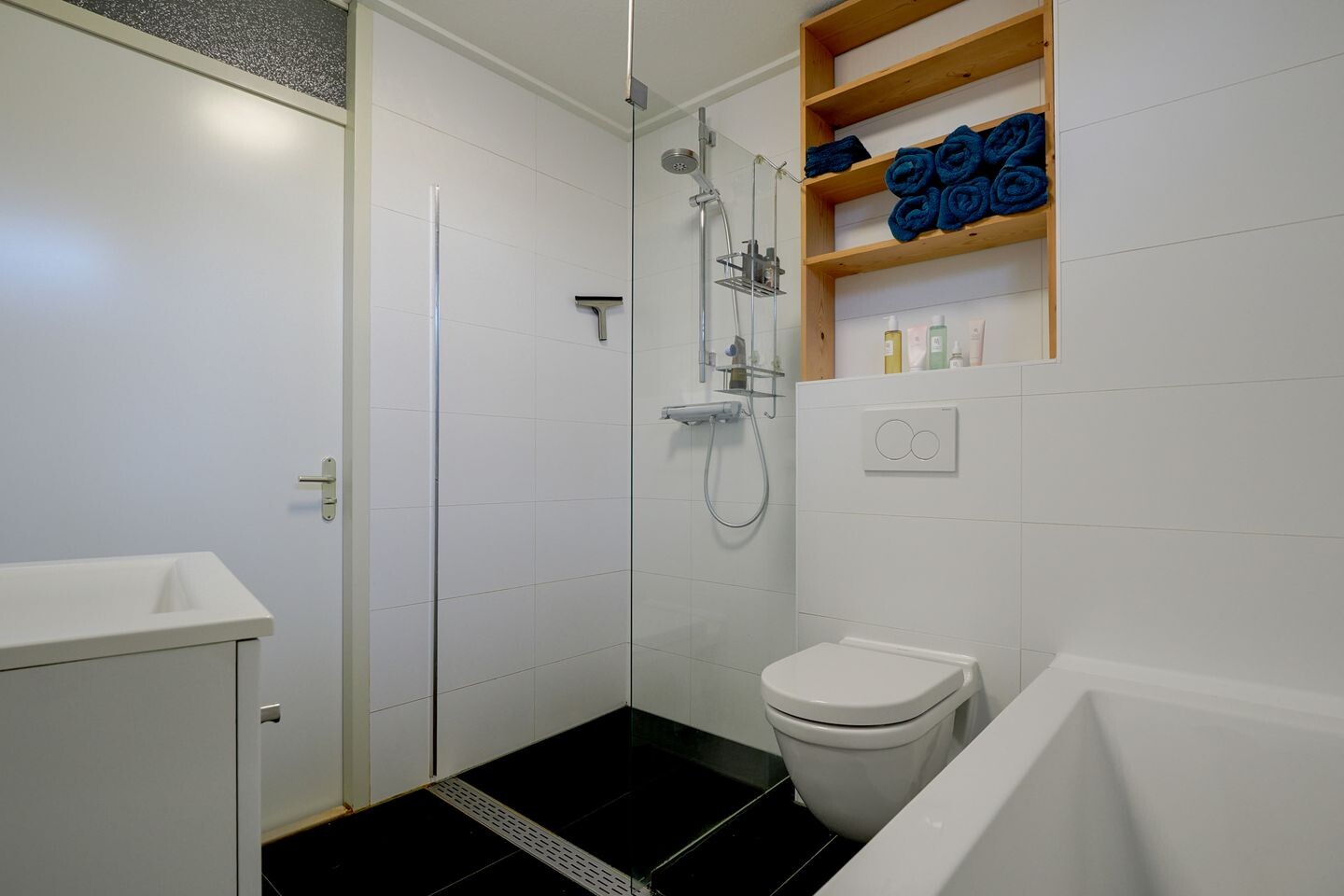 Hoekwoning te koop: Robert Stolzhof 95, Hoorn