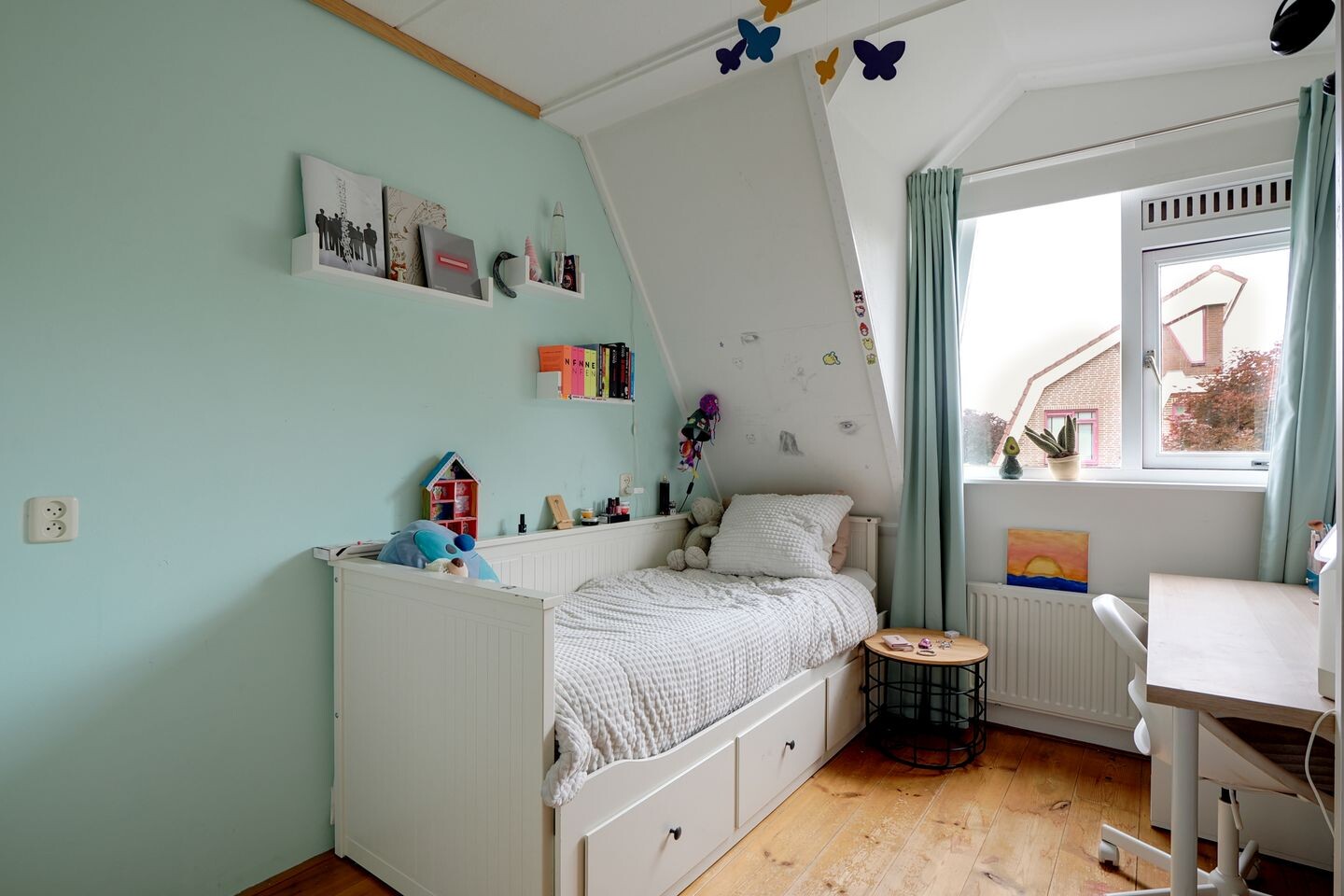 Hoekwoning te koop: Robert Stolzhof 95, Hoorn