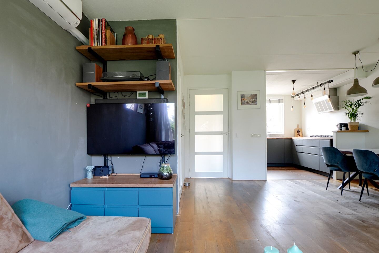 Hoekwoning te koop: Robert Stolzhof 95, Hoorn