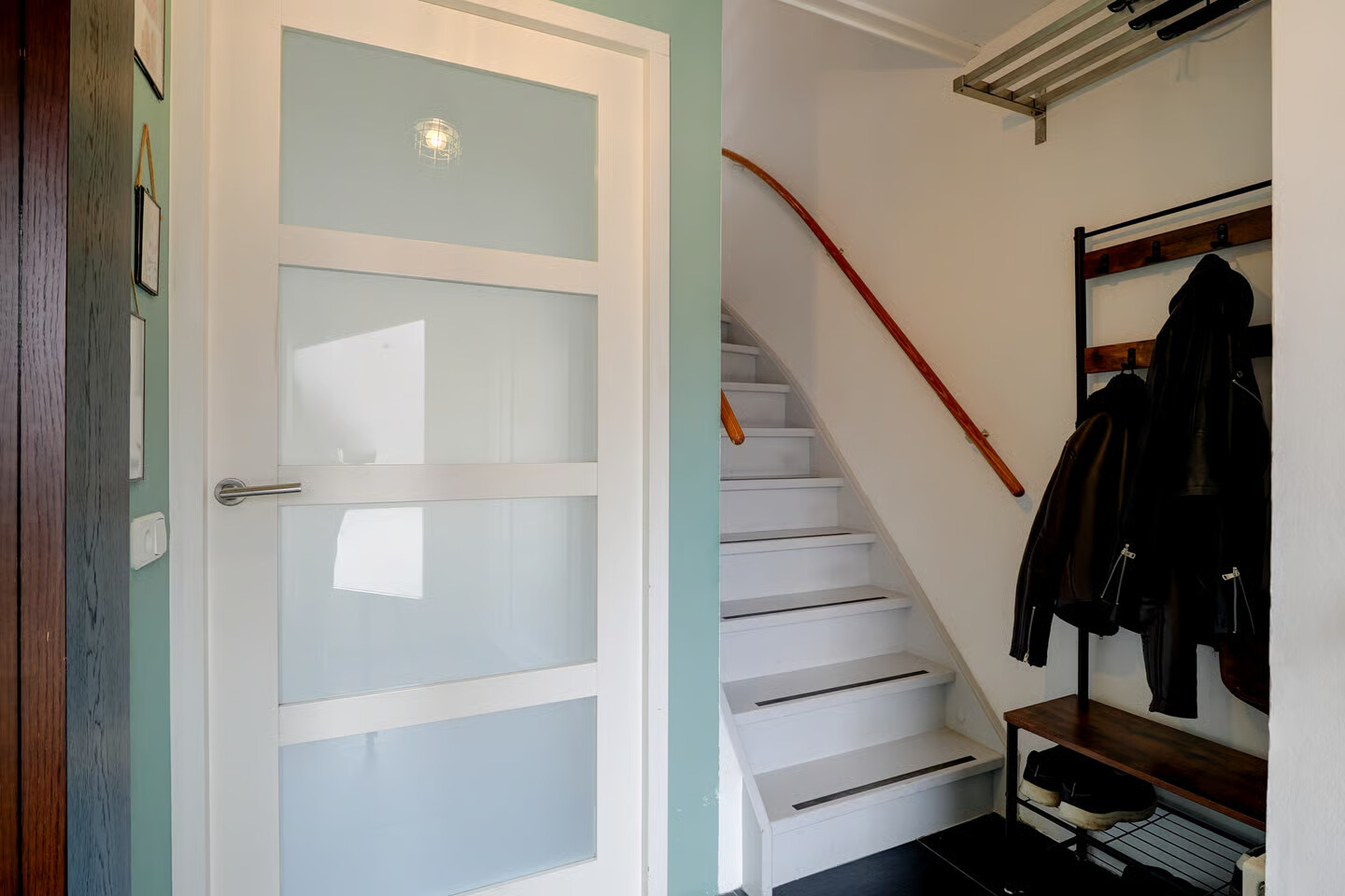 Hoekwoning te koop: Robert Stolzhof 95, Hoorn
