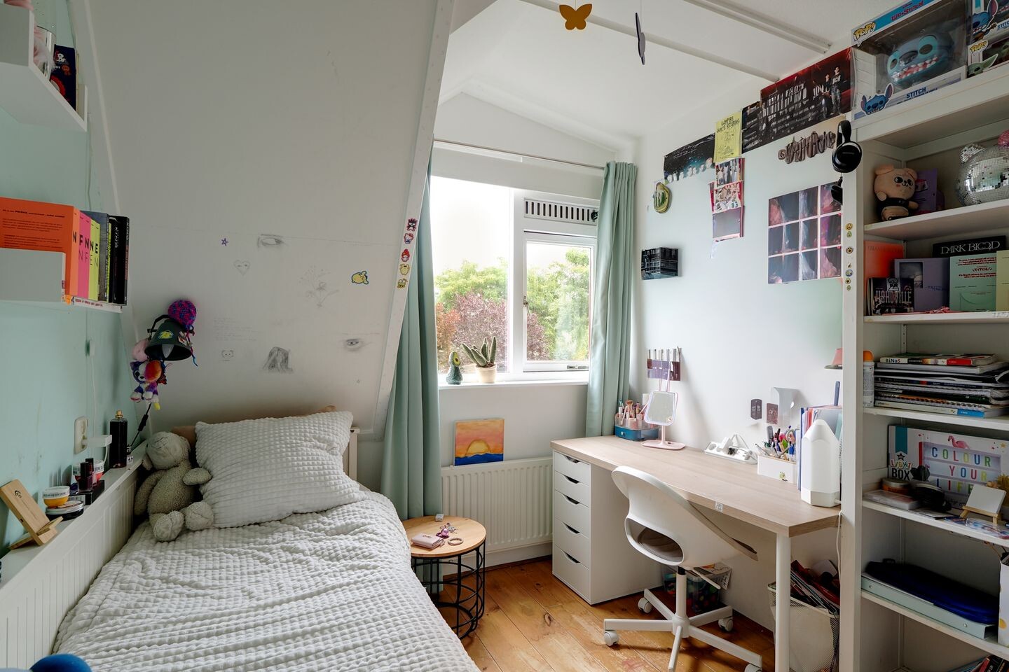 Hoekwoning te koop: Robert Stolzhof 95, Hoorn