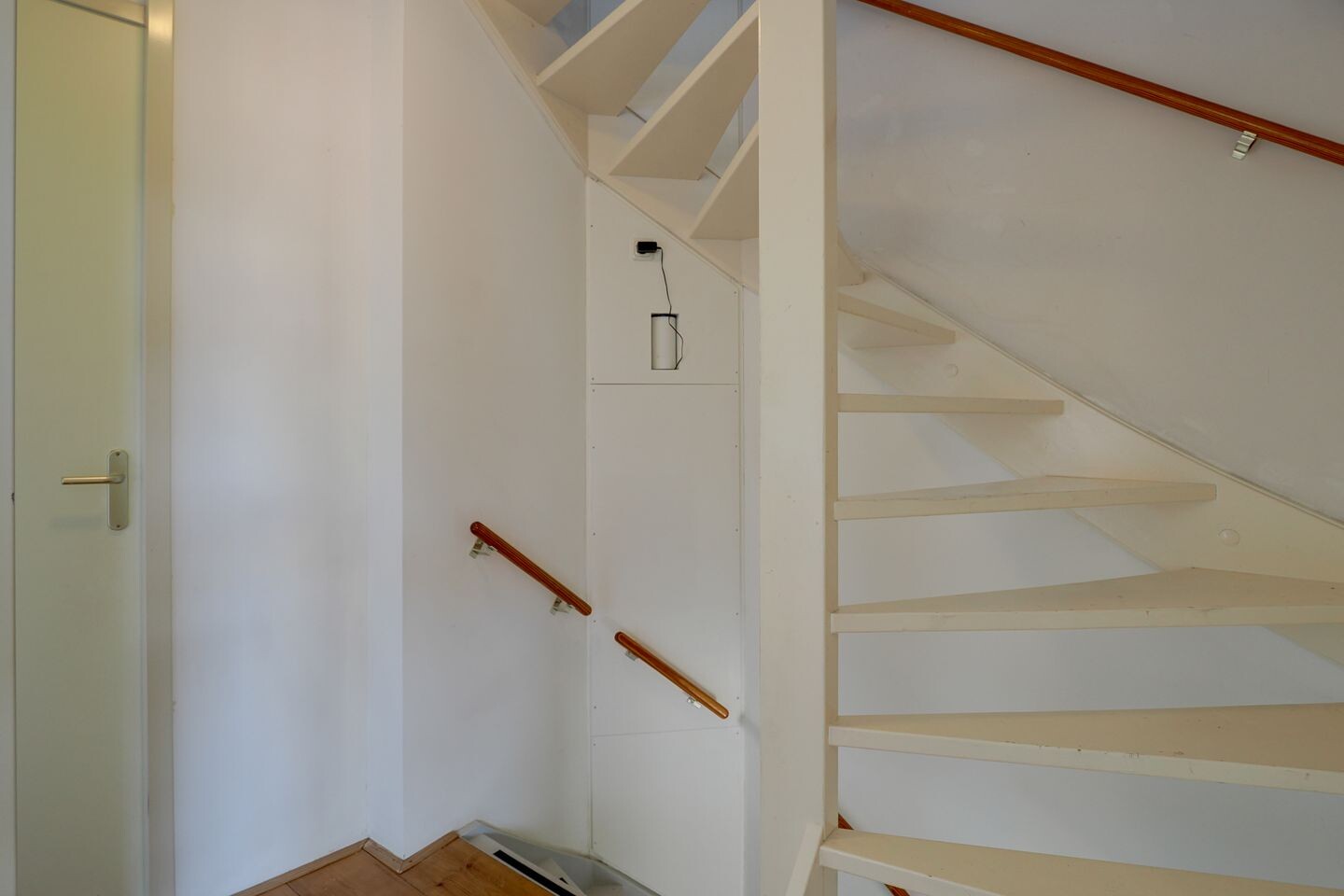Hoekwoning te koop: Robert Stolzhof 95, Hoorn