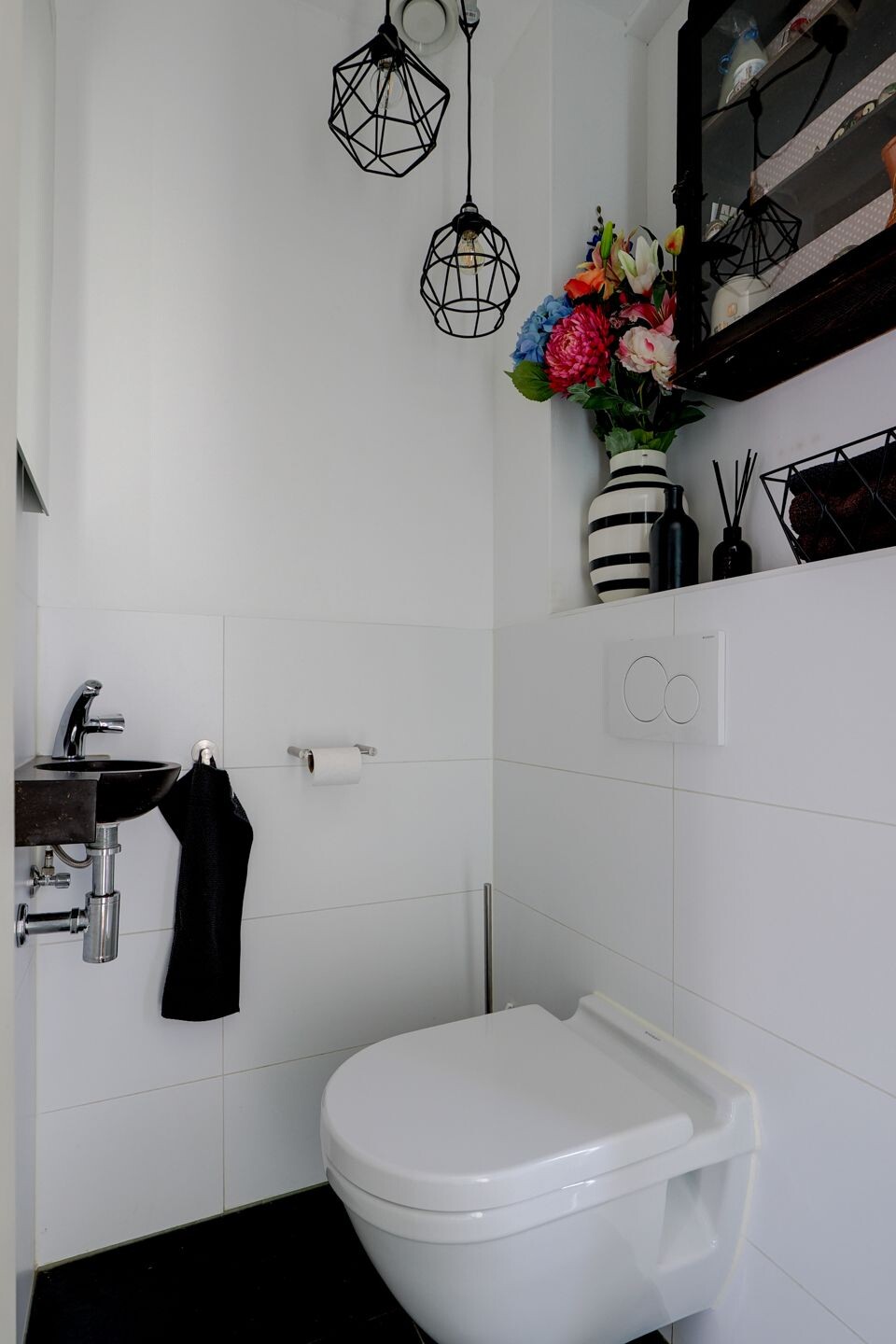 Hoekwoning te koop: Robert Stolzhof 95, Hoorn