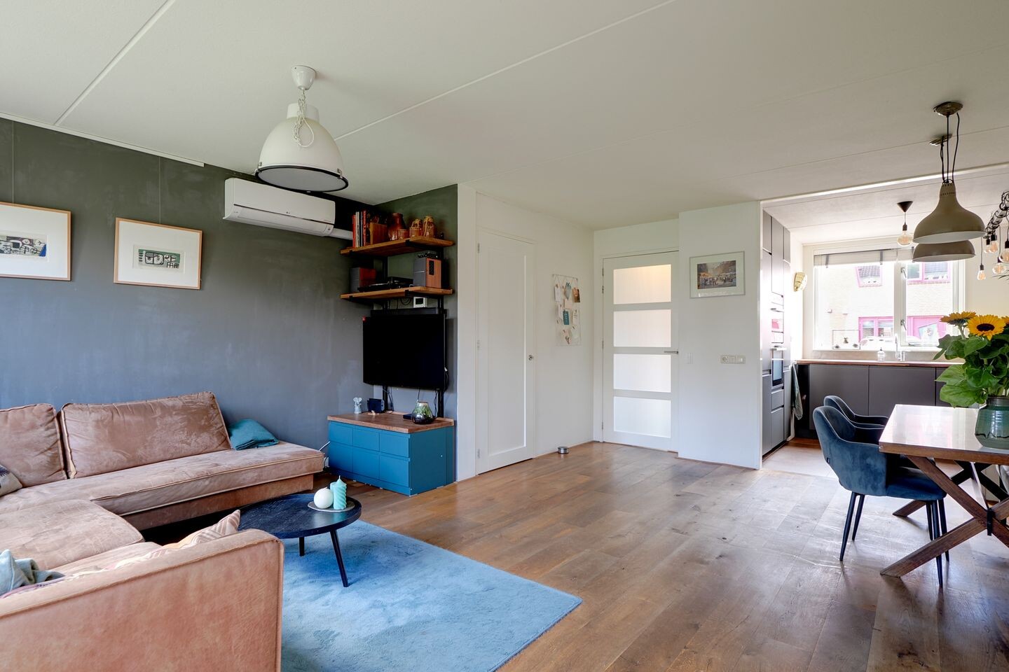 Hoekwoning te koop: Robert Stolzhof 95, Hoorn