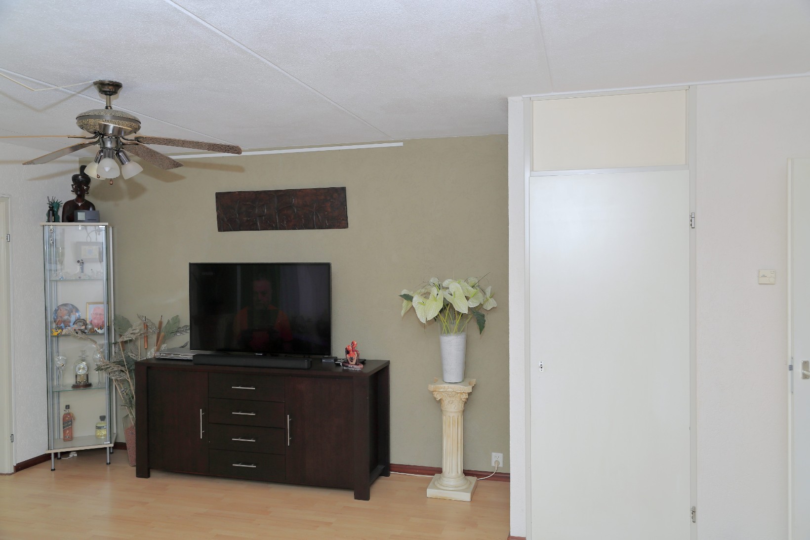 Tussenwoning te koop: Bazillehof 56, Hoorn