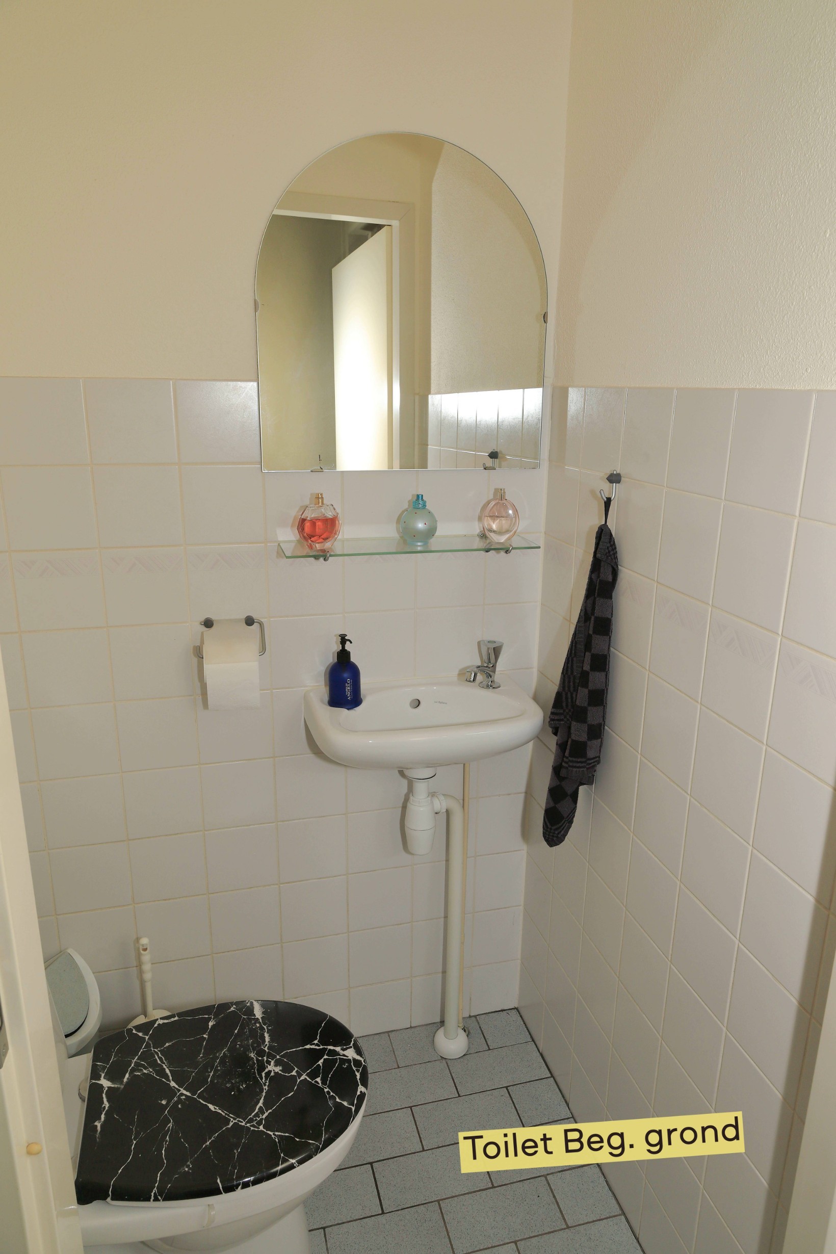 Tussenwoning te koop: Bazillehof 56, Hoorn