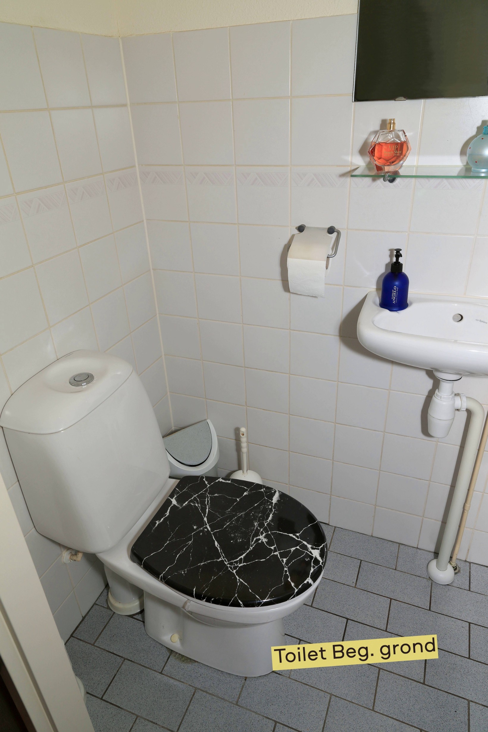 Tussenwoning te koop: Bazillehof 56, Hoorn