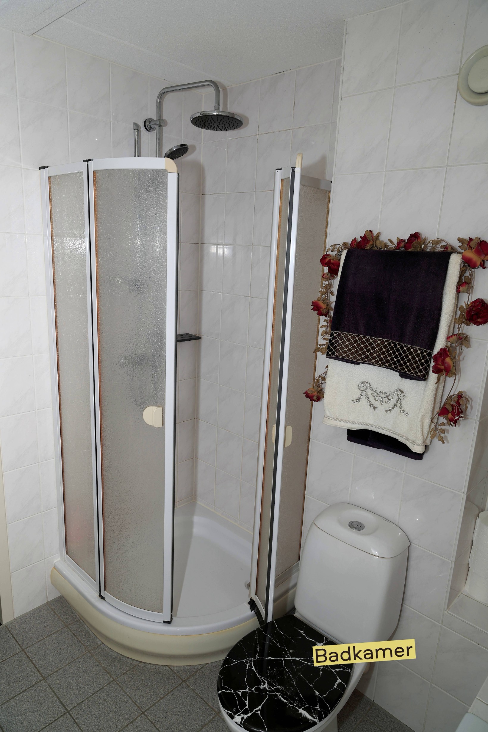 Tussenwoning te koop: Bazillehof 56, Hoorn