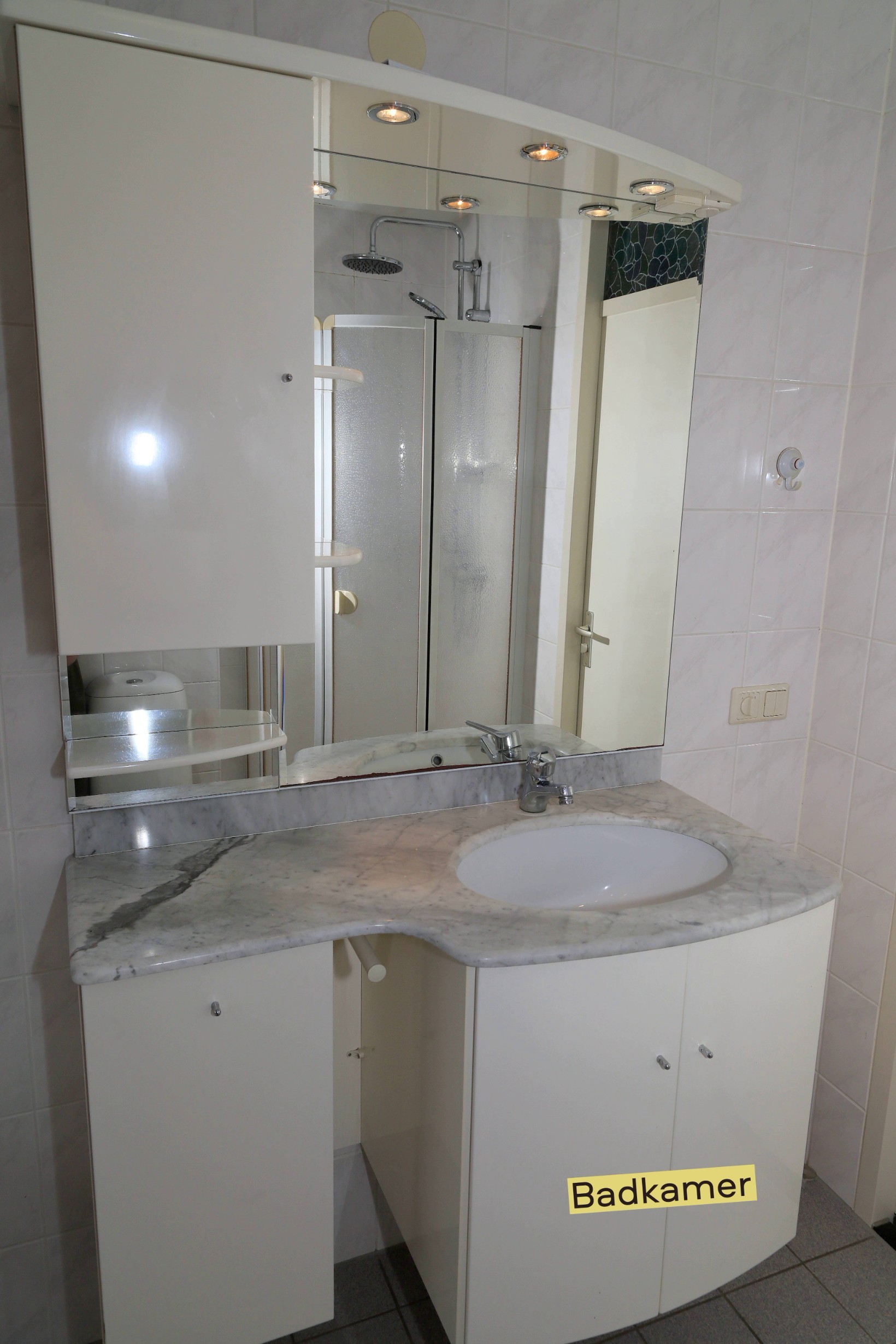 Tussenwoning te koop: Bazillehof 56, Hoorn