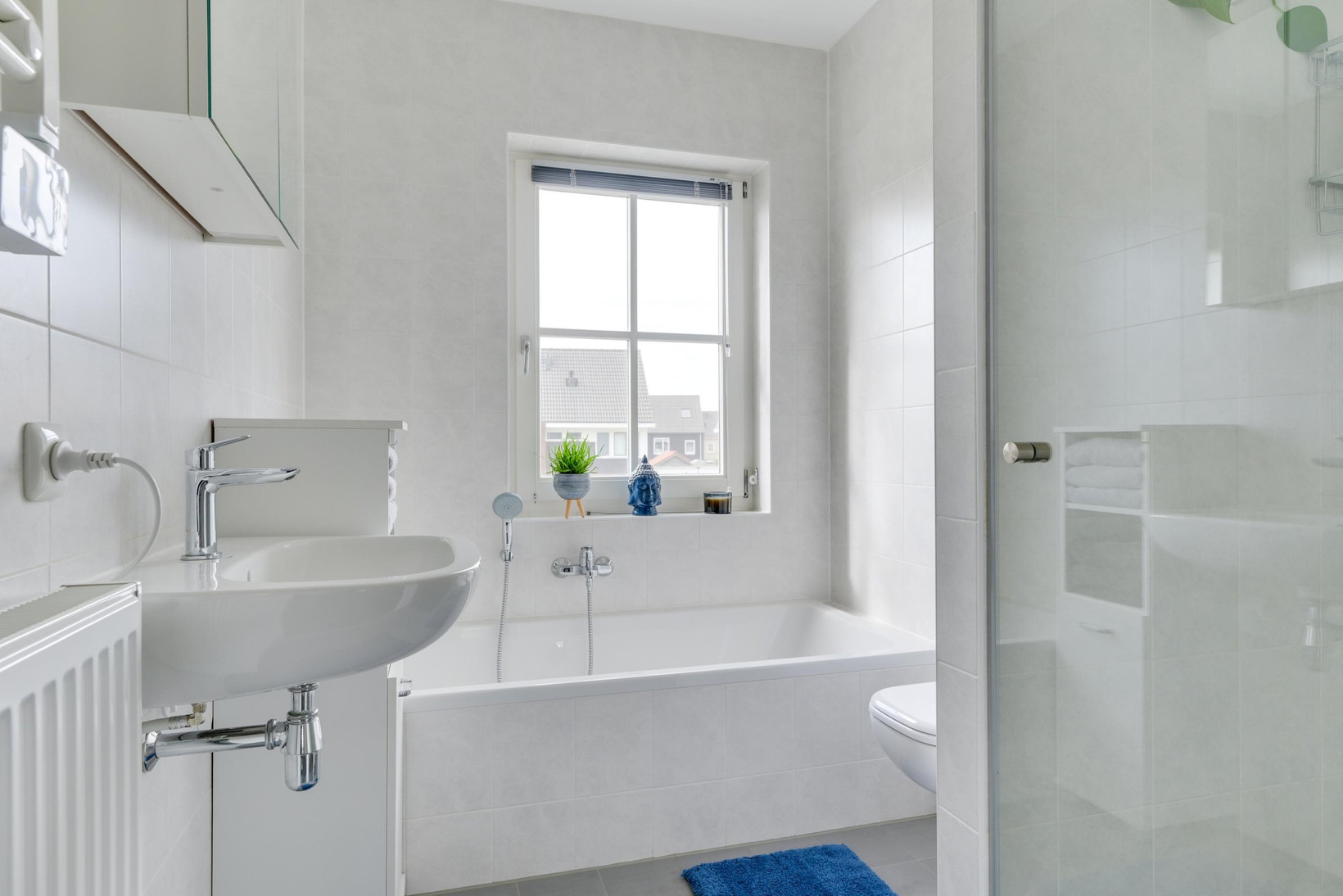 Tussenwoning te koop: Oprijlaan 24, De Goorn