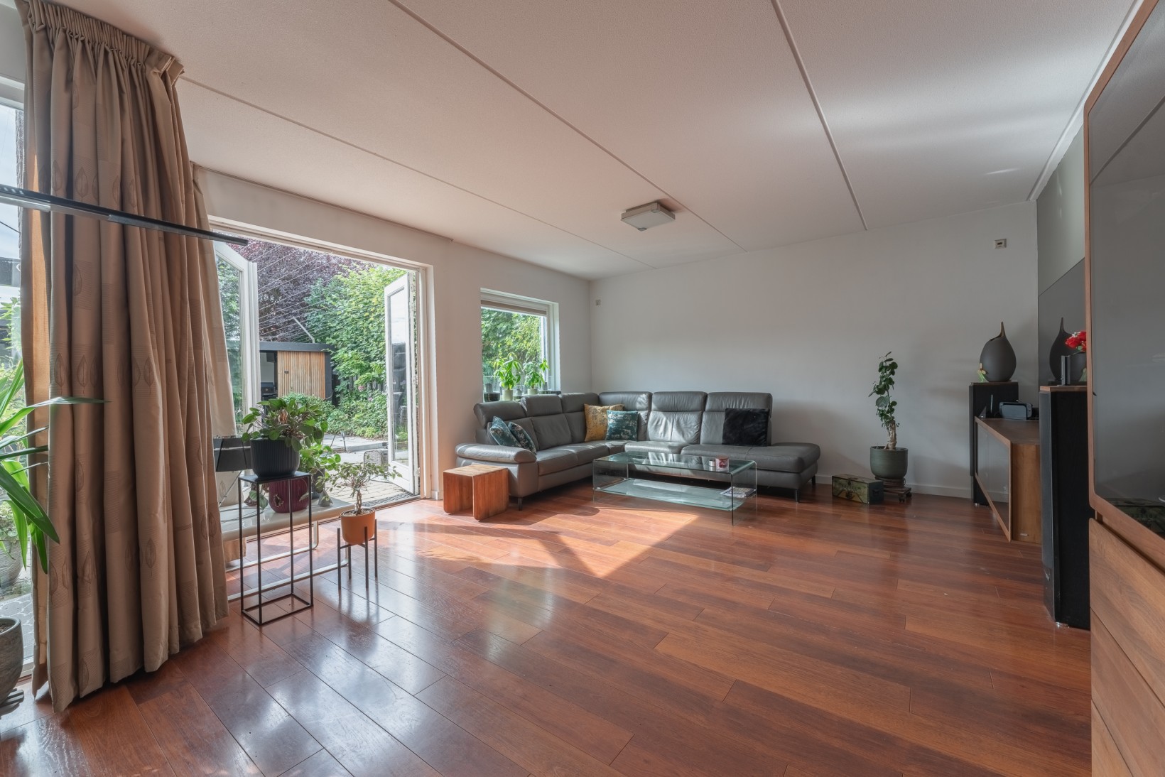 Vrijstaande woning te koop: Tuinstraat 24, Zwaagdijk-Oost