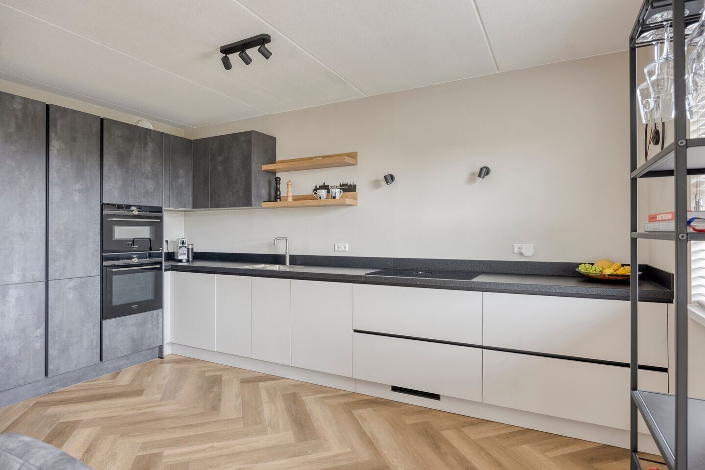 Twee-onder-één-kap te koop: De Weide 27, Zwaagdijk-Oost