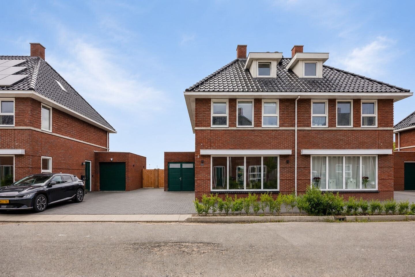 Twee-onder-één-kap te koop: De Weide 27, Zwaagdijk-Oost