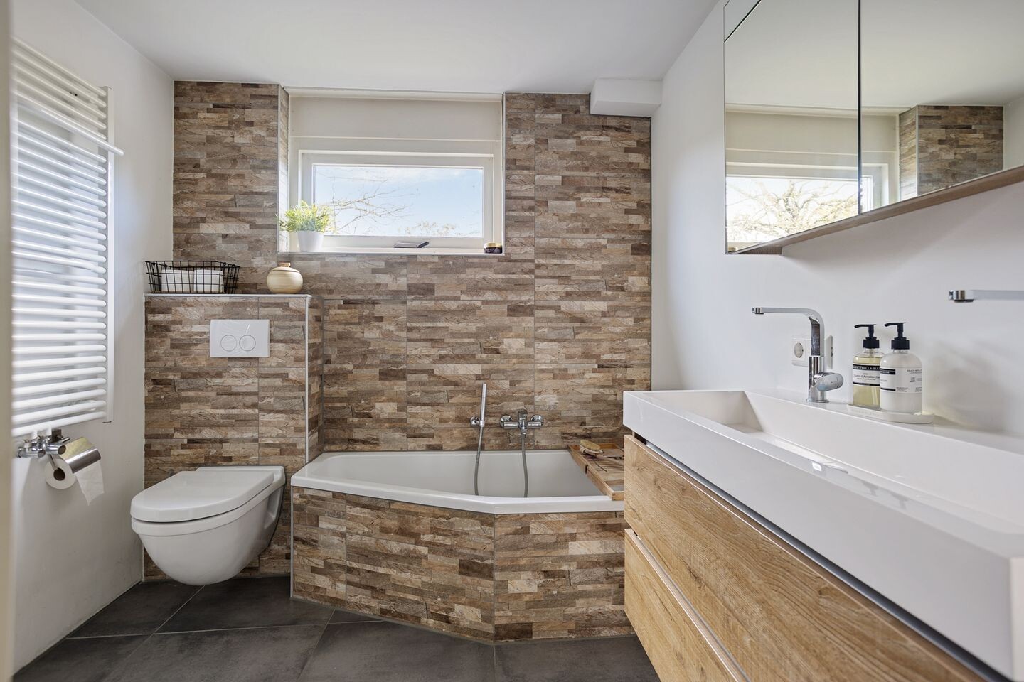 Hoekwoning te koop: Hoogewoud 29, Zwaag