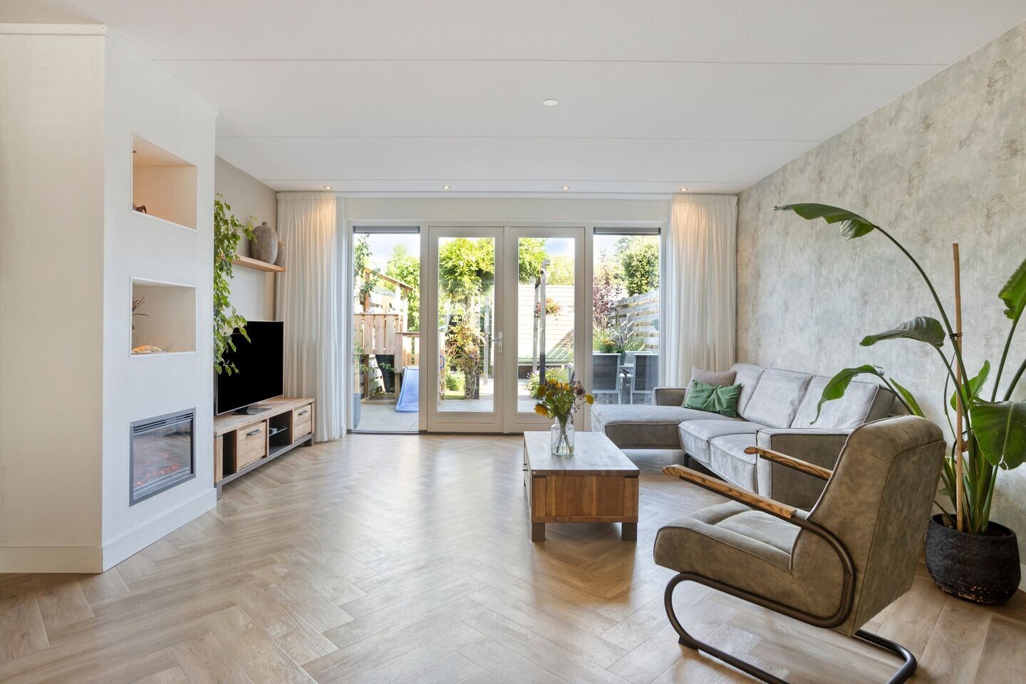Tussenwoning te koop: Lage Hoek 134, Zwaag