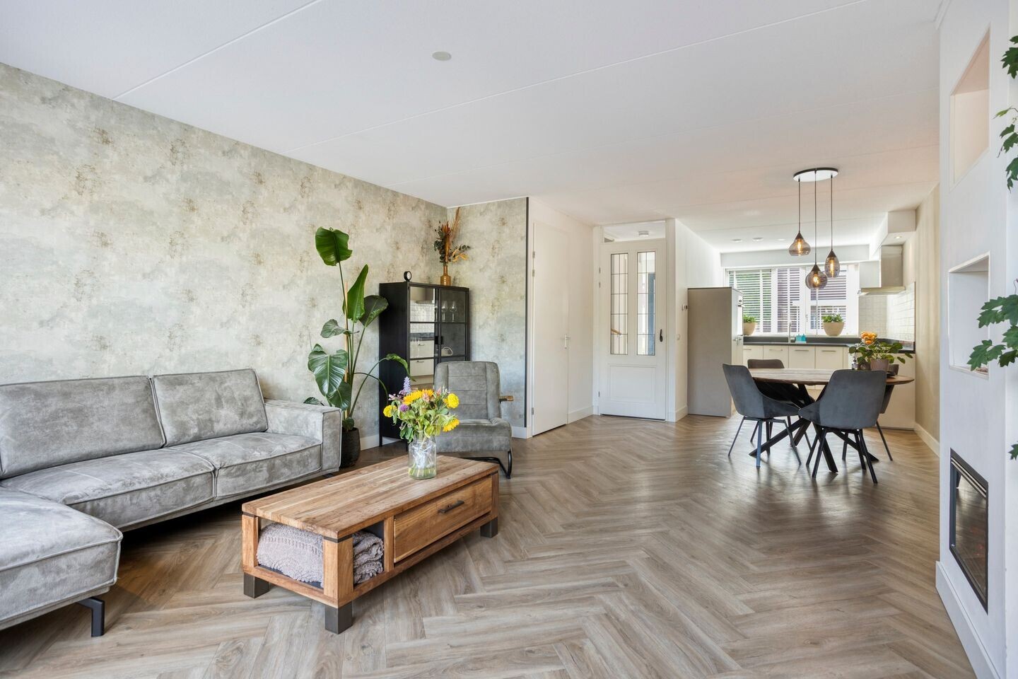 Tussenwoning te koop: Lage Hoek 134, Zwaag