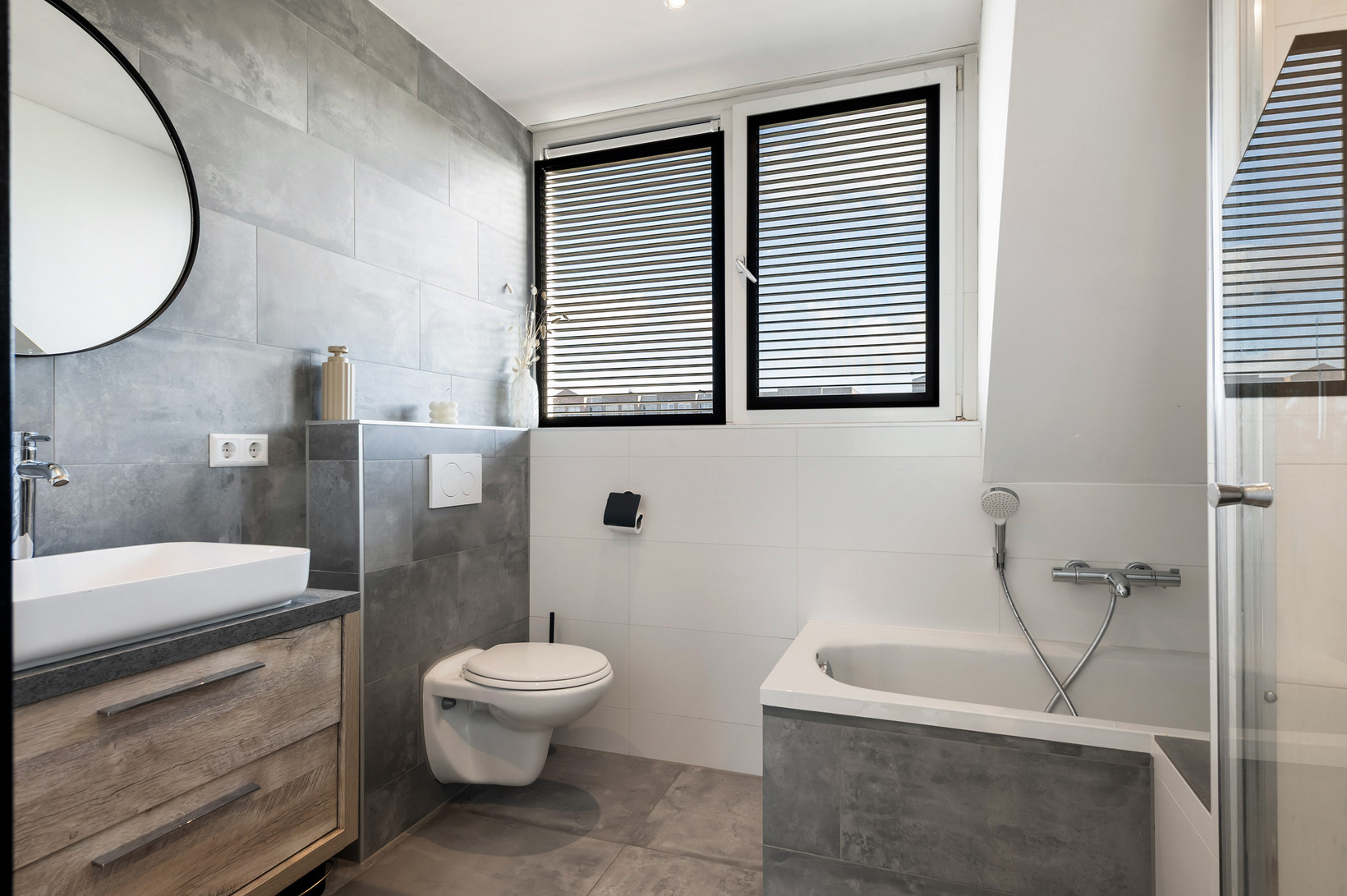 Hoekwoning te koop: Westerveer 33, Zwaag