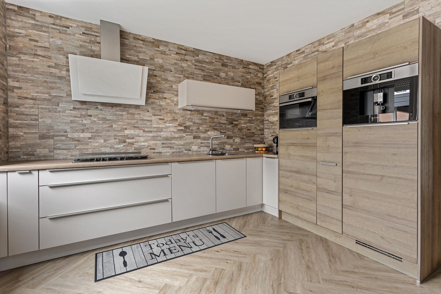 Hoekwoning te koop: Vierkant 12, Zwaag