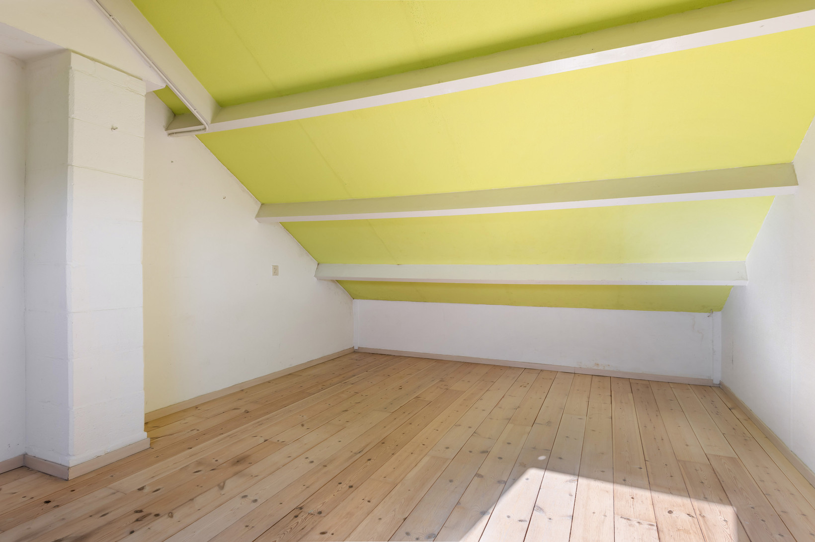 Tussenwoning te koop: Peregaard 3, Zwaag