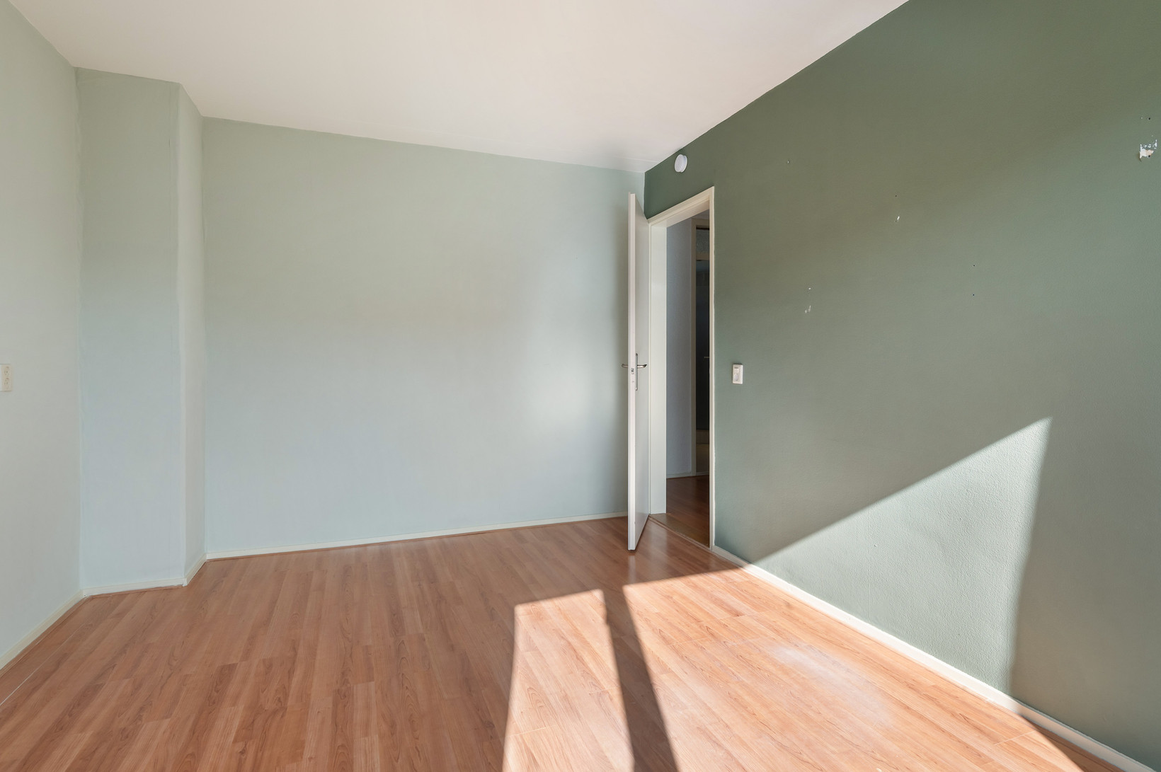 Tussenwoning te koop: Peregaard 3, Zwaag